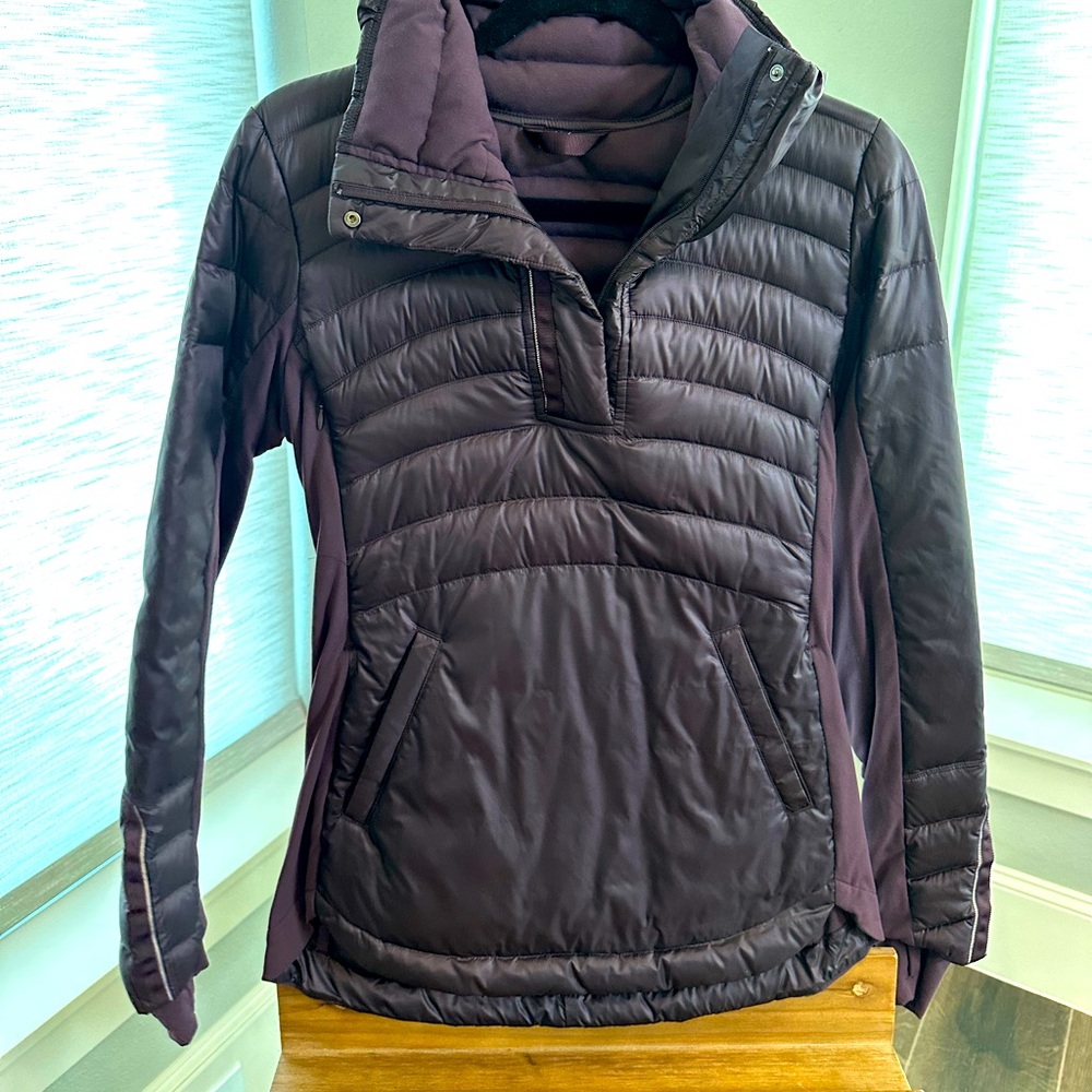 Lululemon purple puffer pullover. Size 6